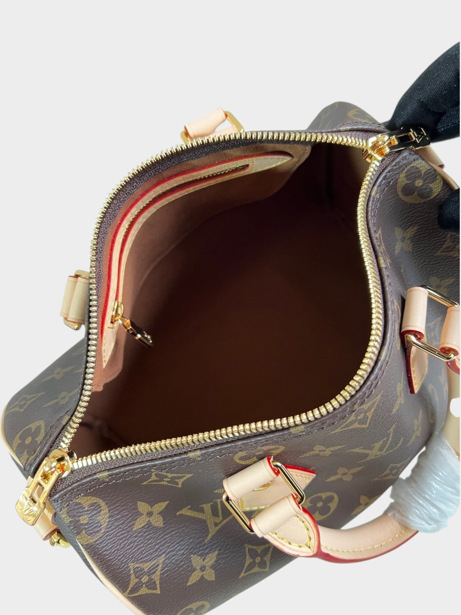 Zebass Louis Vuitton monogram coated canvas satchel bag with gold-tone hardware and light leather top handle details.